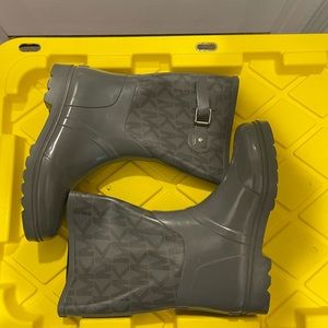 Grey buckled printed Michael Kor rain boots